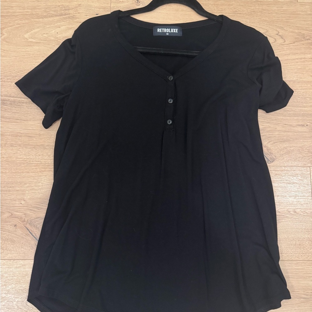 RetroLuxe Women's Black V-Neck Henley Short Sleeve Top